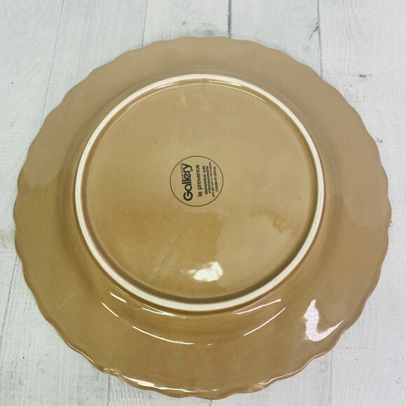 Tabletops Gallery LE PROVENCE Embossed Scalloped Stoneware Dinner Plates Set 4 - Picture 9 of 11